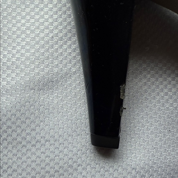 Black and White Anne Klein Slingback Leather Heels - Size 9 - Picture 9 of 9